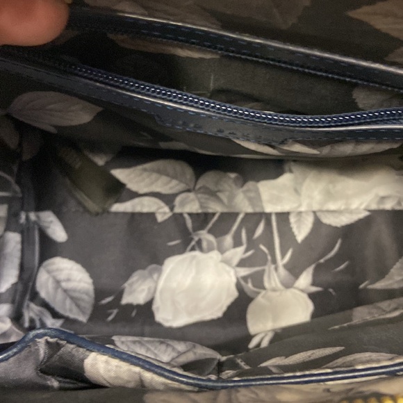 Ted Baker - Lailey Metal Slim Bow Leather Small Tote Bag In Navy - Picture 6 of 15